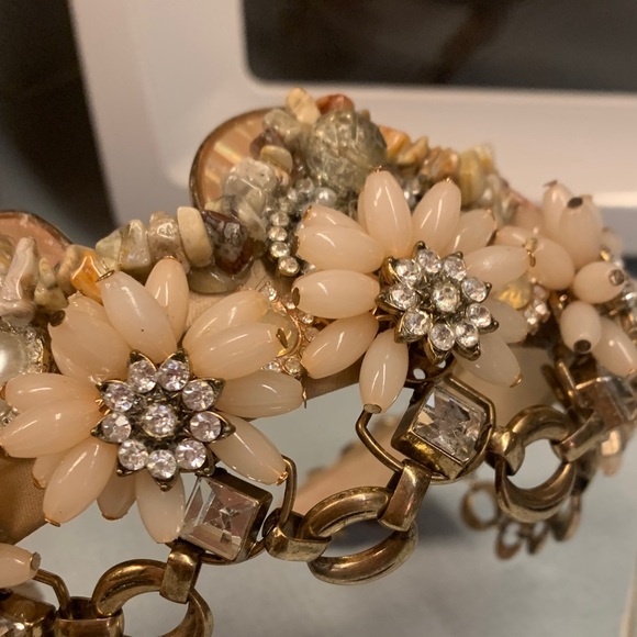 Elegant Floral Beaded Headband - Picture 5 of 7